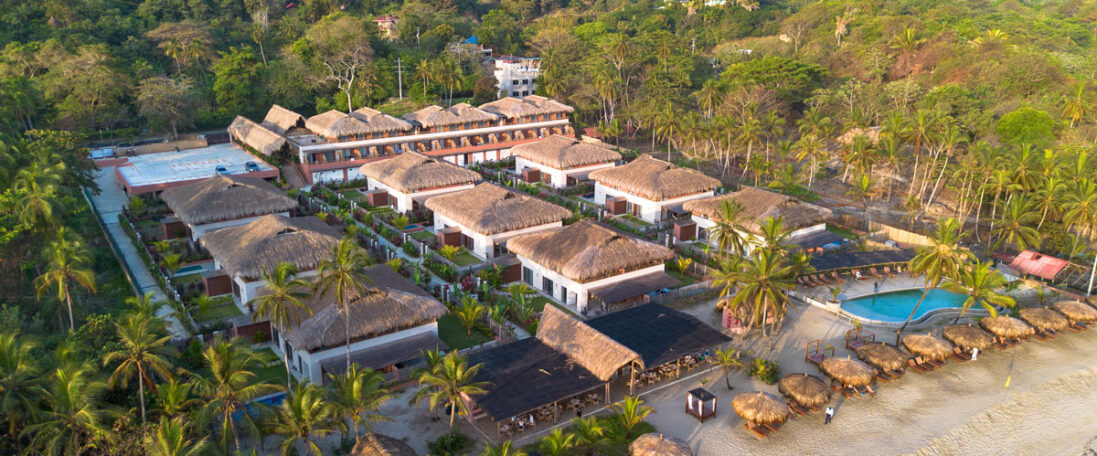 exterior lateral senda kokkos beach