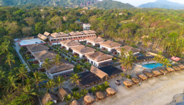 exterior lateral senda kokkos beach